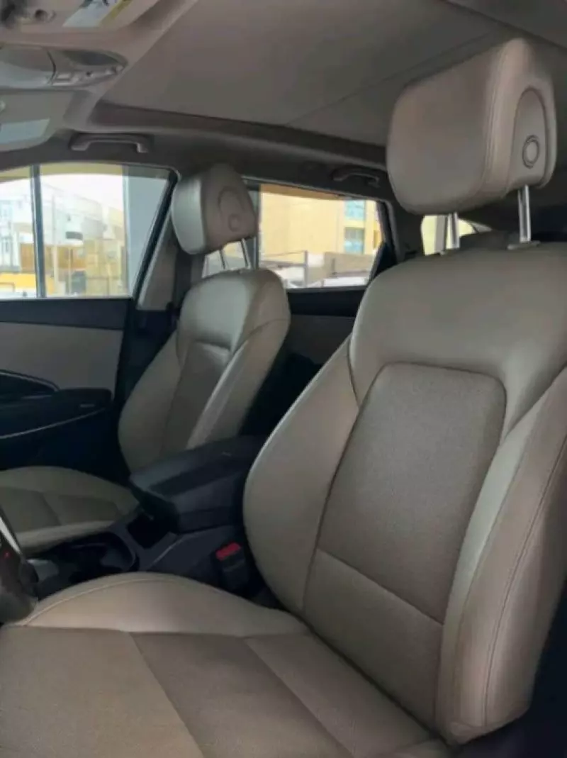 Hyundai Santa Fe   - 2016
