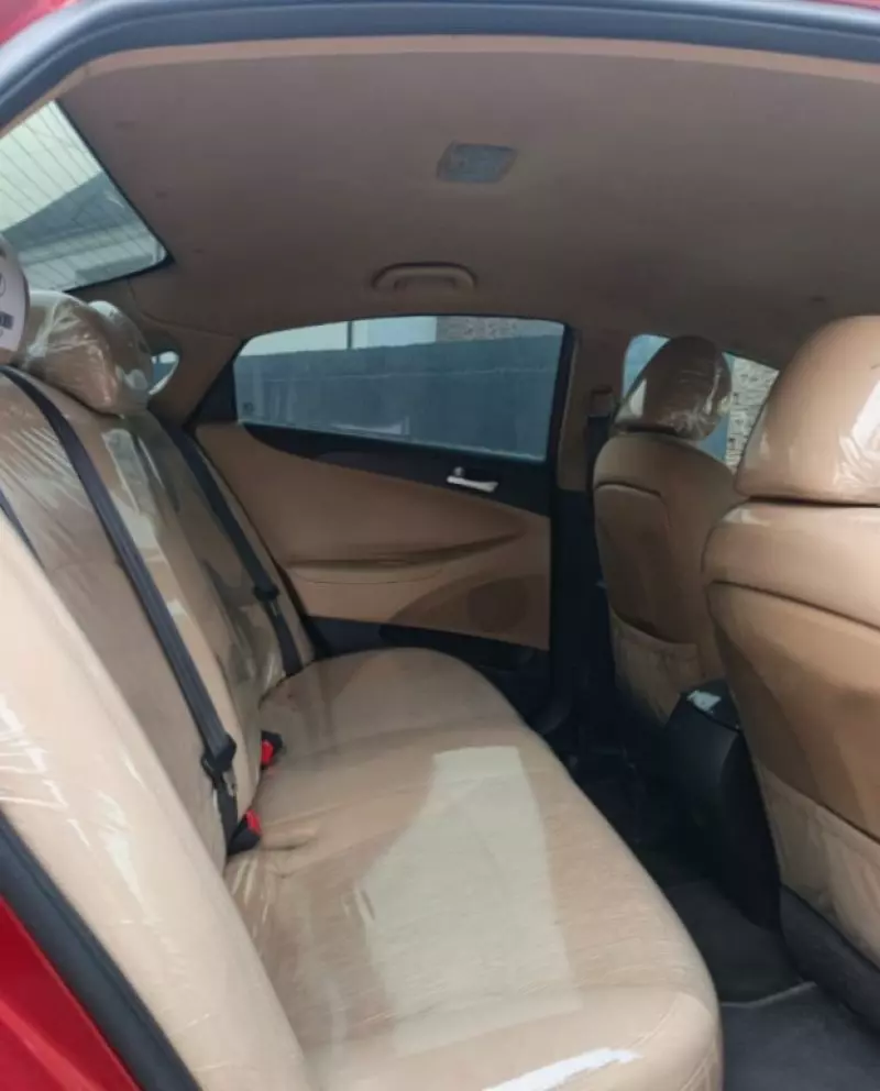 Hyundai Sonata   - 2013