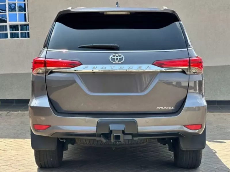 Toyota Fortuner   - 2018