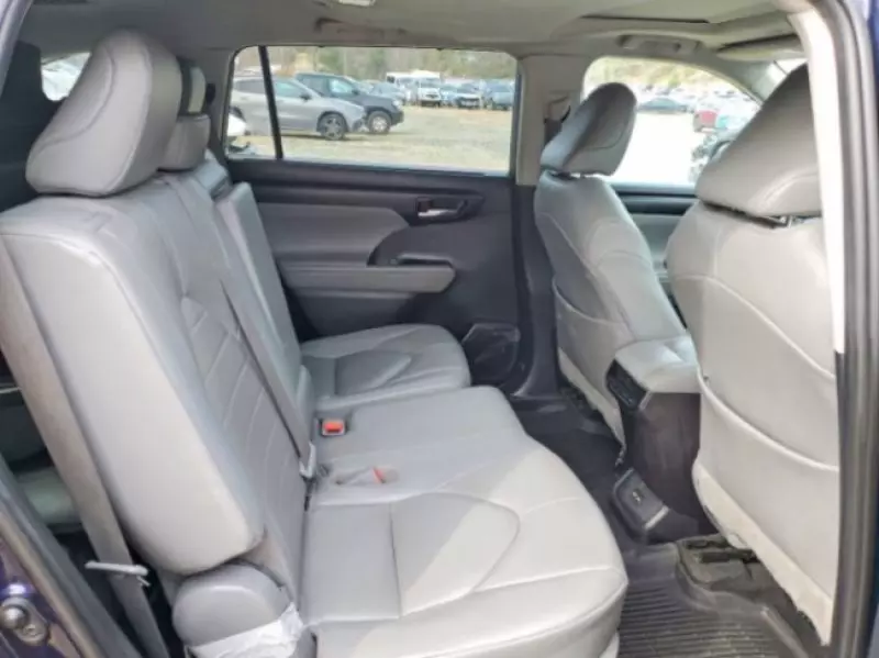 Toyota Highlander   - 2020