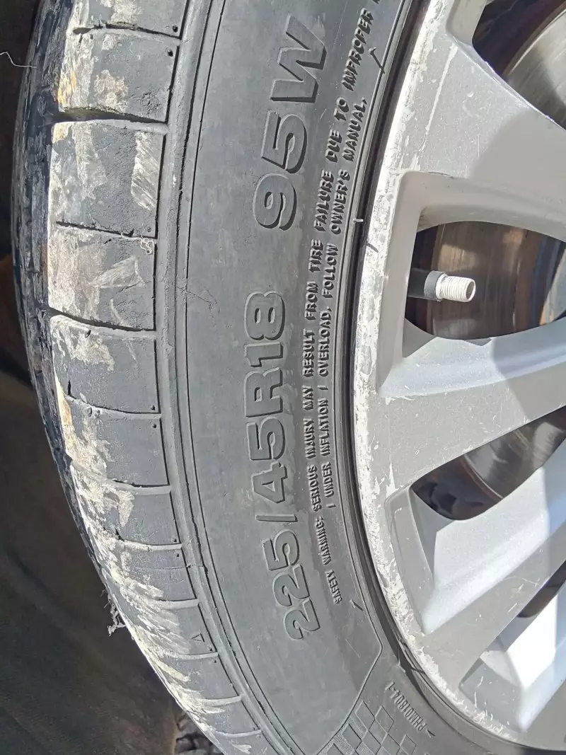 Subaru Legacy   - 2011