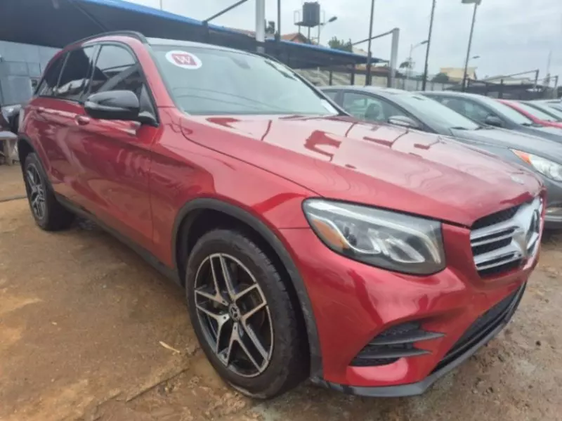 Mercedes-Benz GLC 300   - 2017