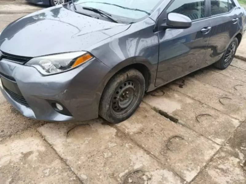 TOYOTA Corolla - 2015