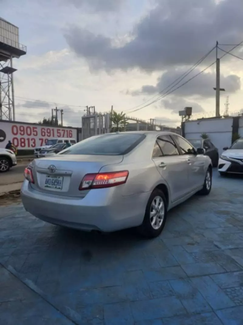 TOYOTA Camry   - 2011