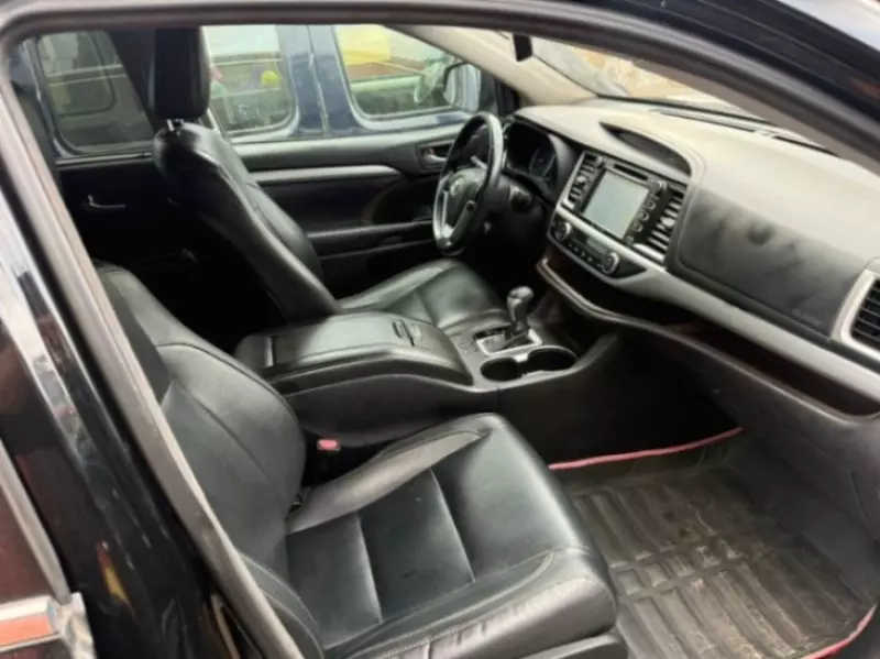 Toyota Highlander   - 2017