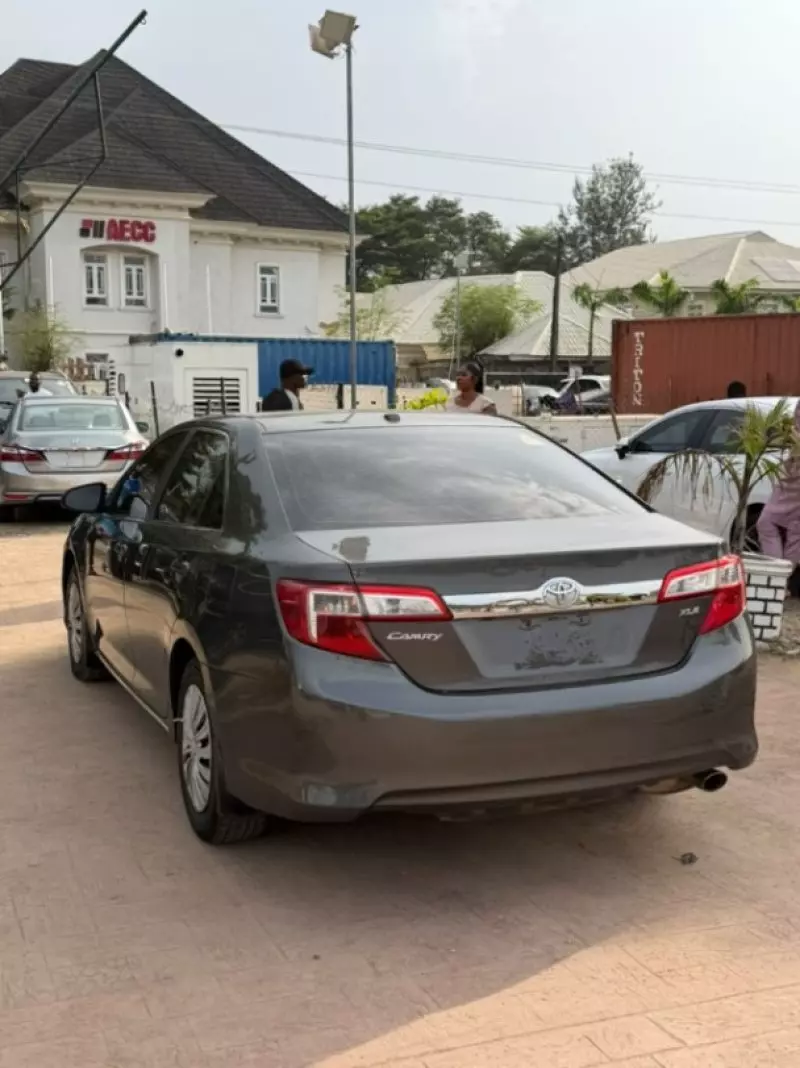 TOYOTA Camry - 2013