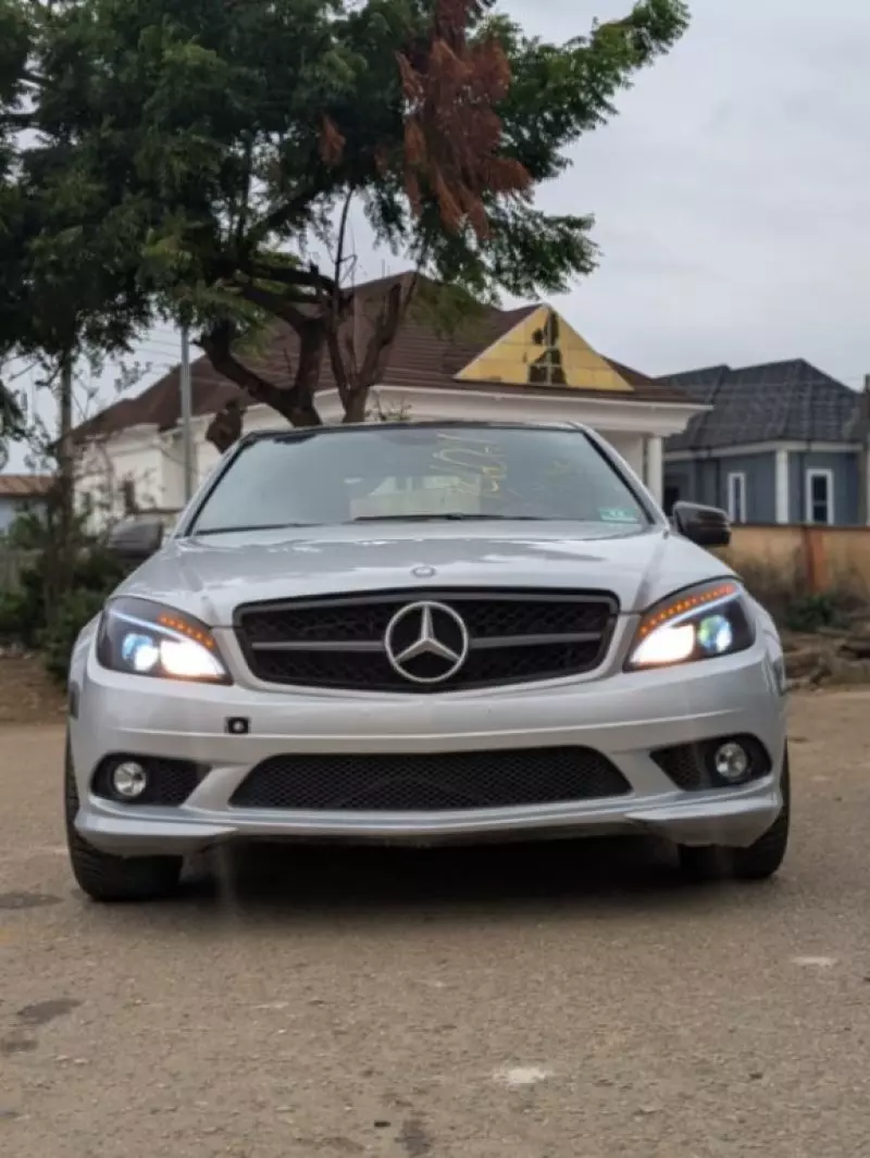Mercedes-Benz 300   - 2010