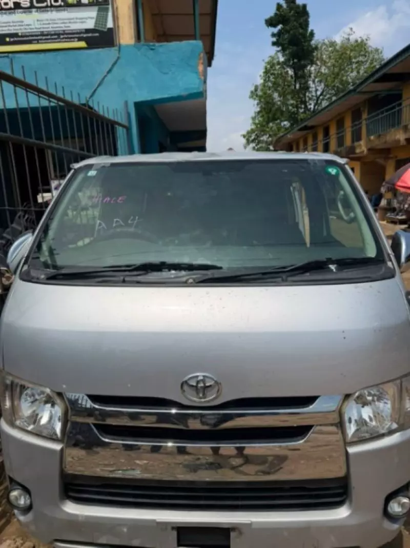 TOYOTA Hiace   - 2008