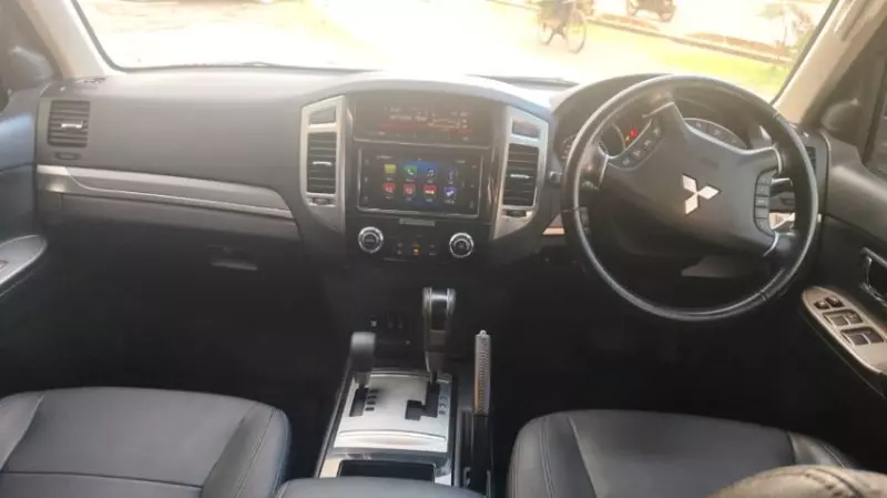 Mitsubishi Pajero   - 2020