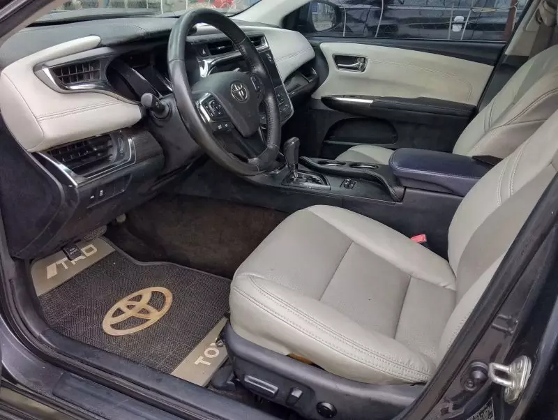 Toyota Avalon   - 2014