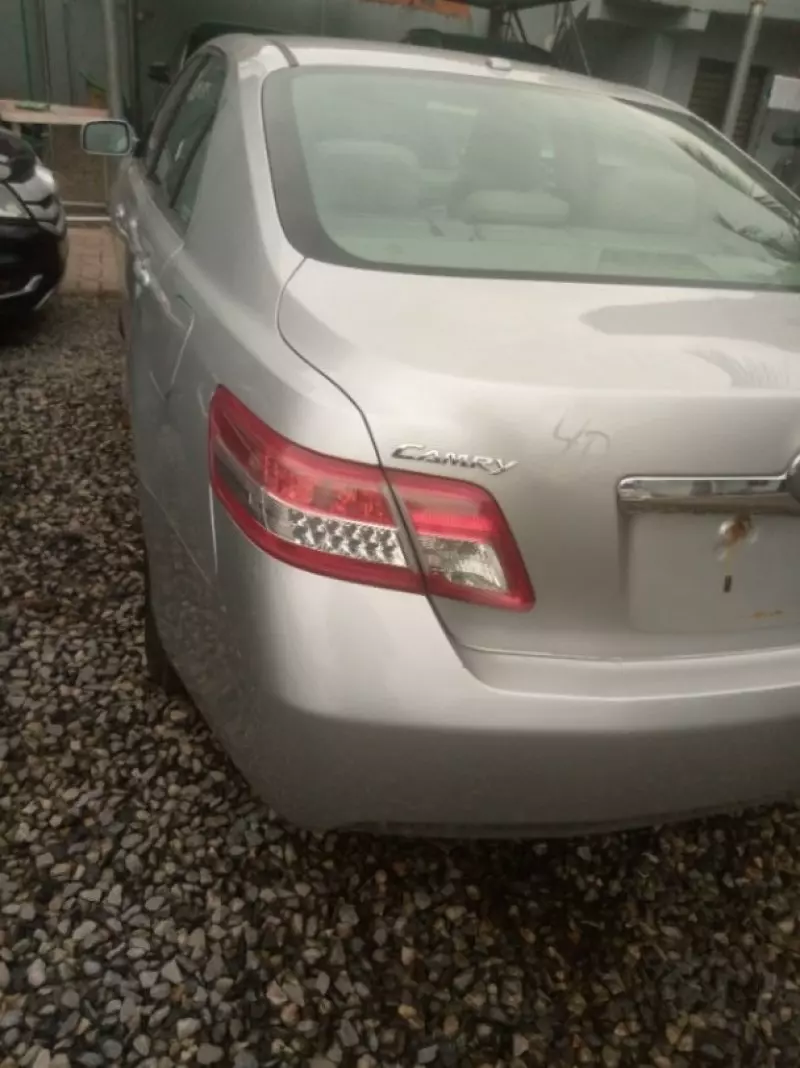 TOYOTA Camry   - 2010