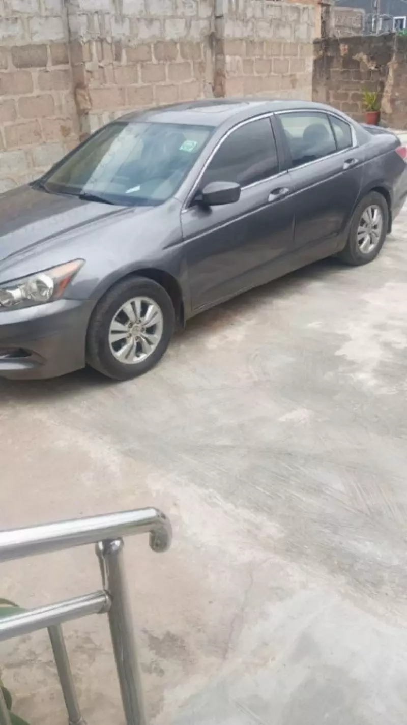 Honda Accord   - 2011