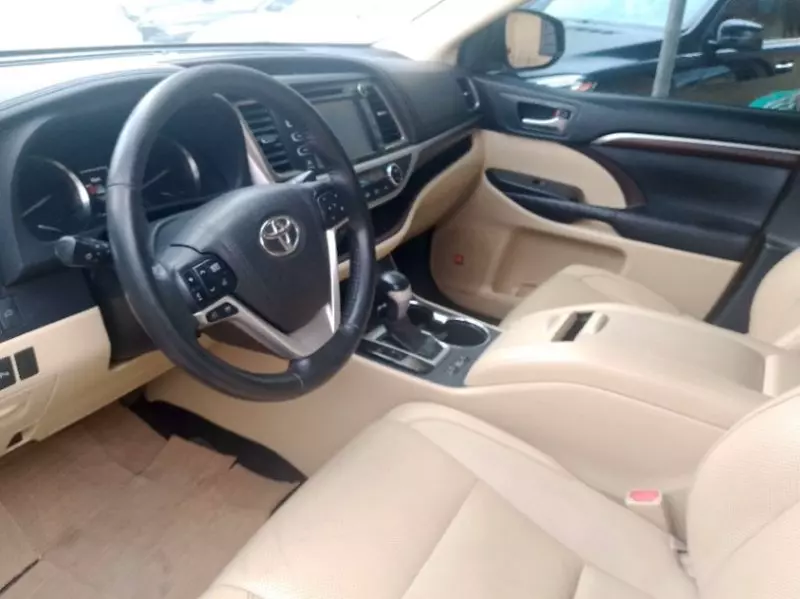 Toyota Highlander   - 2015