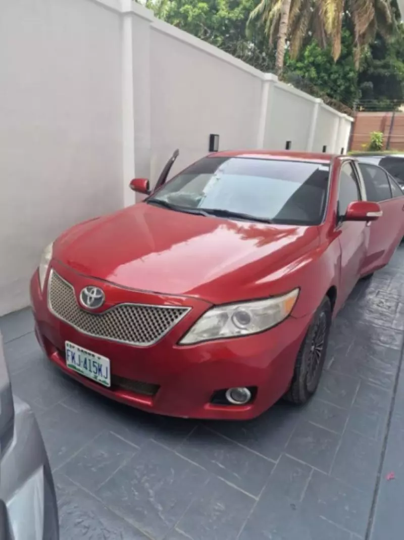 Toyota Camry   - 2009