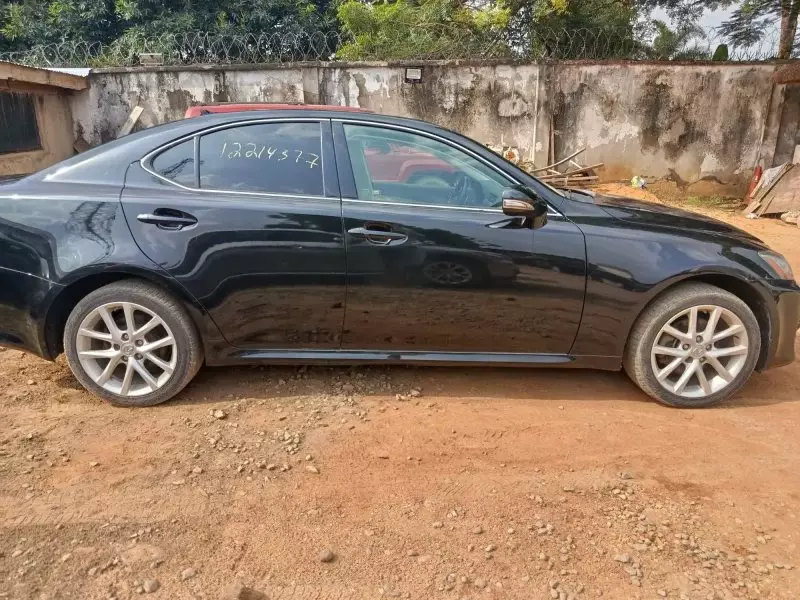Lexus IS 250   - 2011