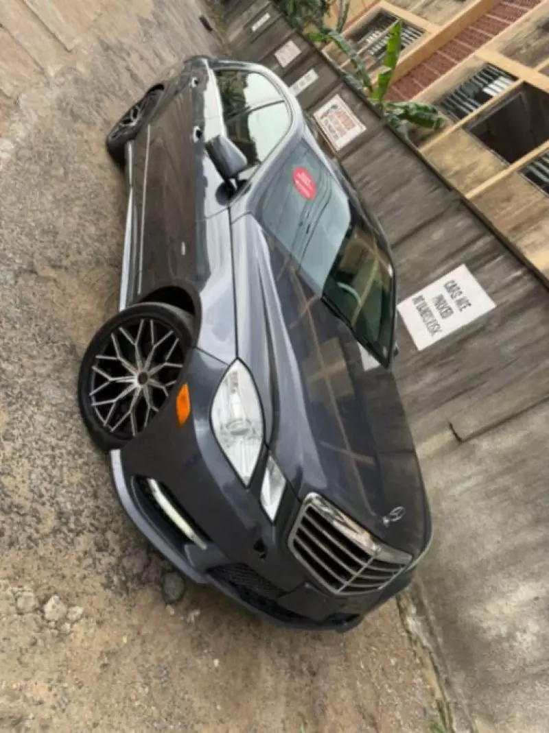 Mercedes-Benz E-class   - 2012