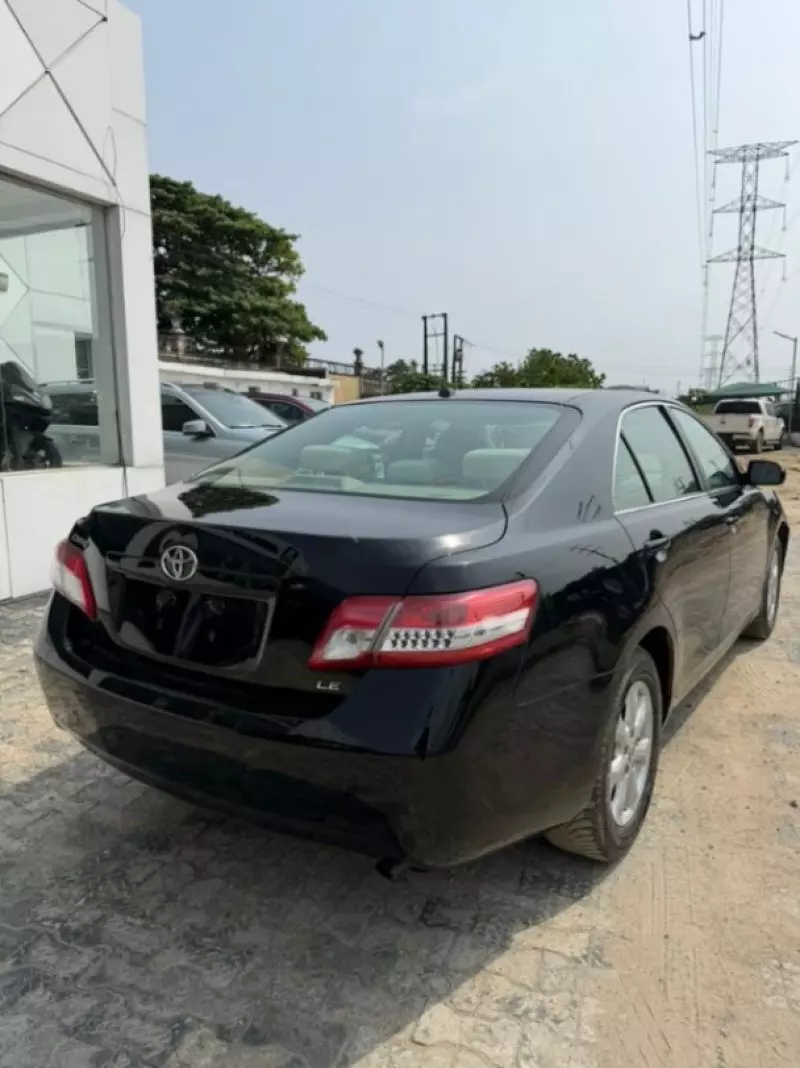 Toyota Camry - 2011