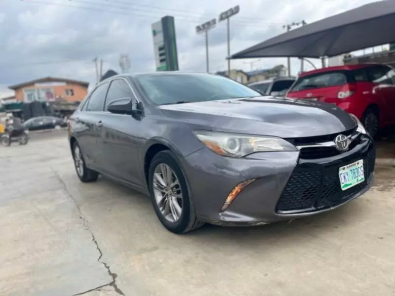 Toyota Camry - 2015