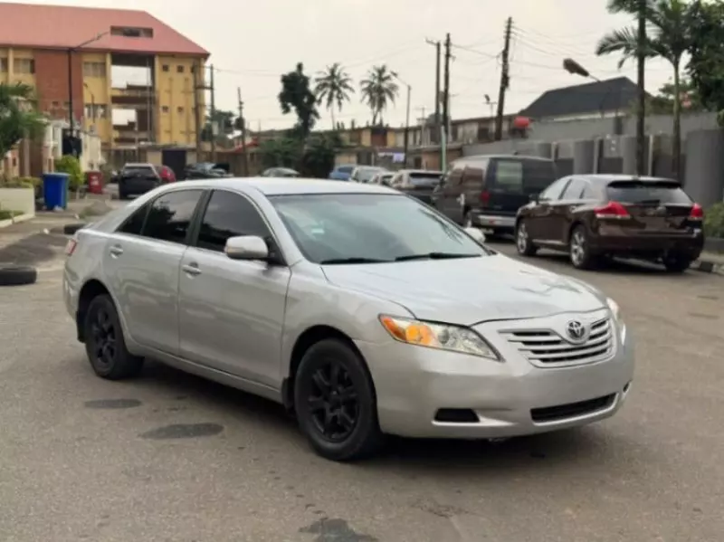 Toyota Camry   - 2008