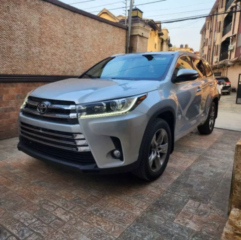 Toyota Highlander   - 2018