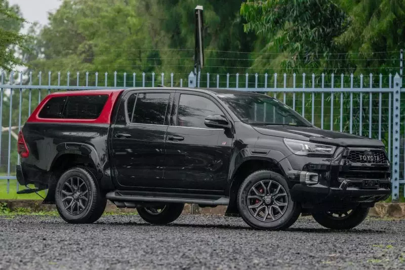TOYOTA Hilux   - 2022
