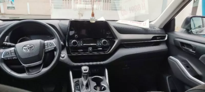 Toyota Highlander   - 2023