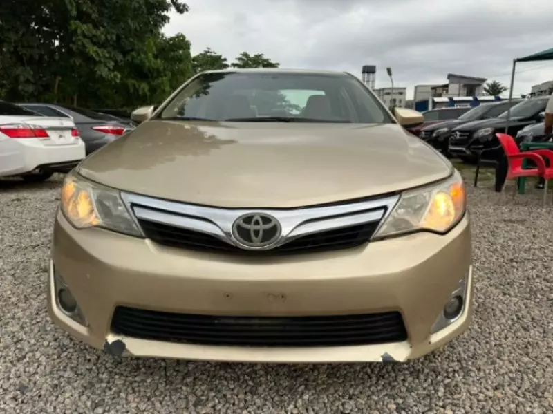 TOYOTA Camry   - 2012