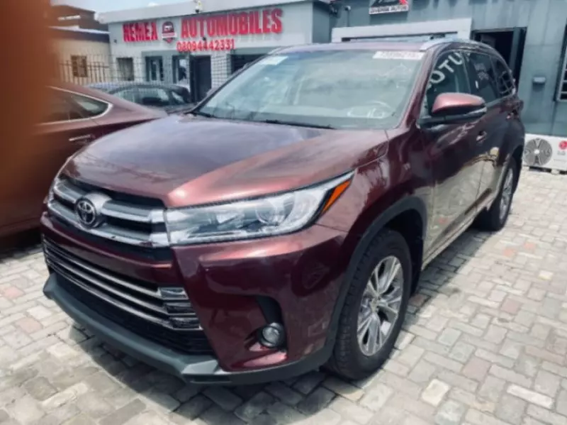 Toyota Highlander   - 2015