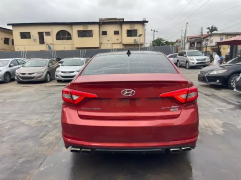 Hyundai Sonata   - 2015