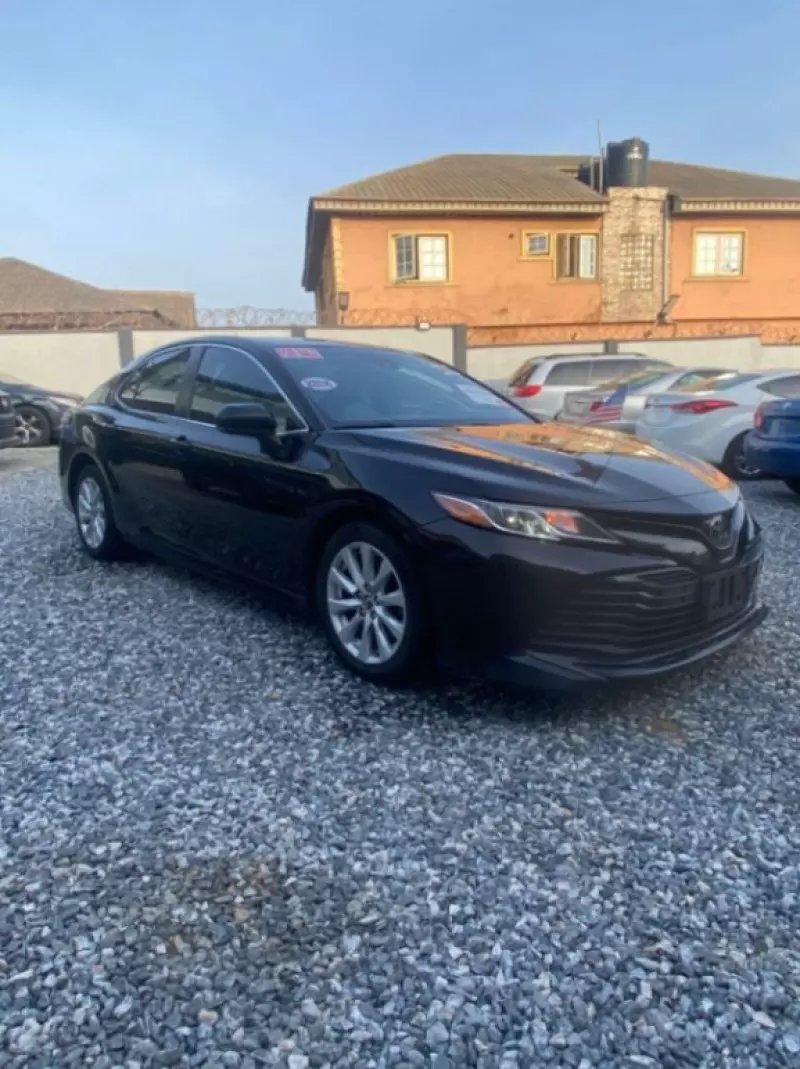 Toyota Camry   - 2018