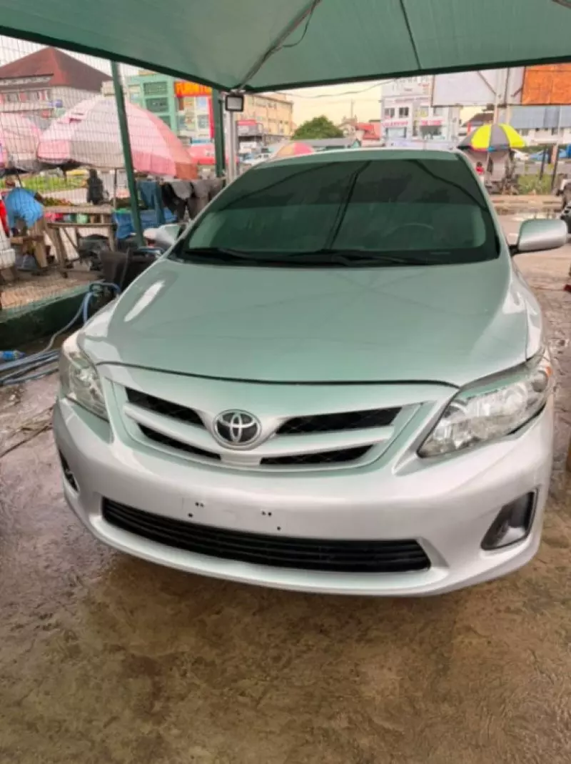 Toyota Corolla   - 2012