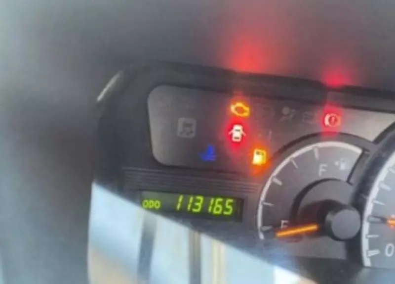 Toyota Noah   - 2010