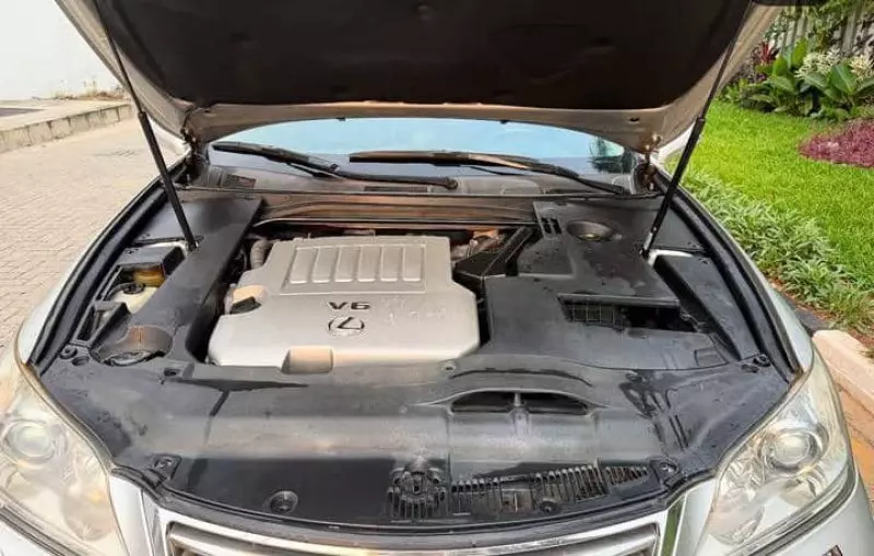 Lexus ES 250   - 2012