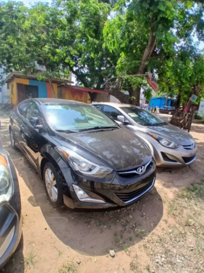 Hyundai Elantra   - 2015