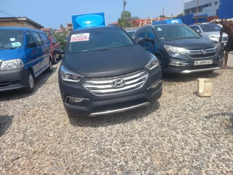 Hyundai Santa Fe   - 2017