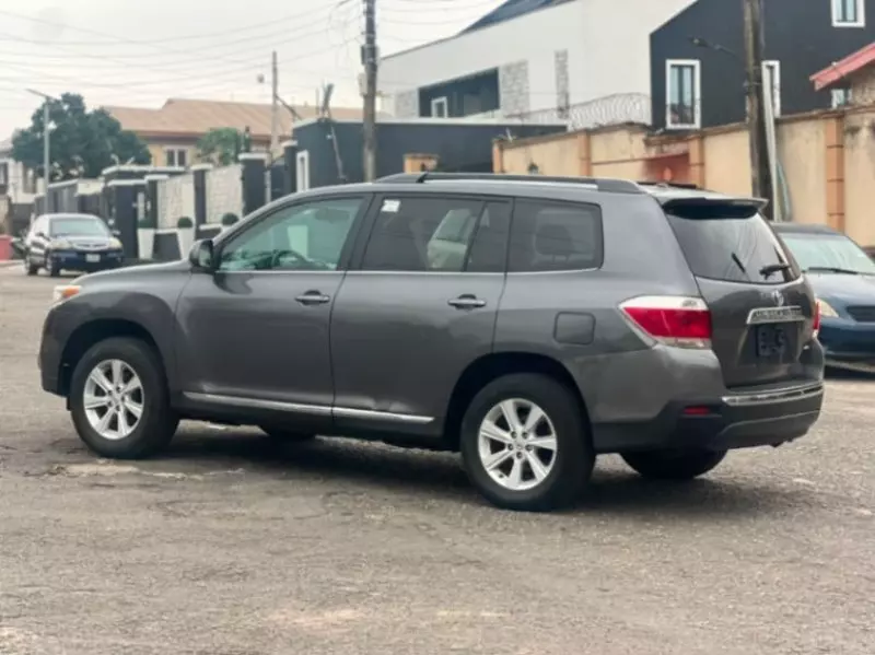 TOYOTA Highlander   - 2012