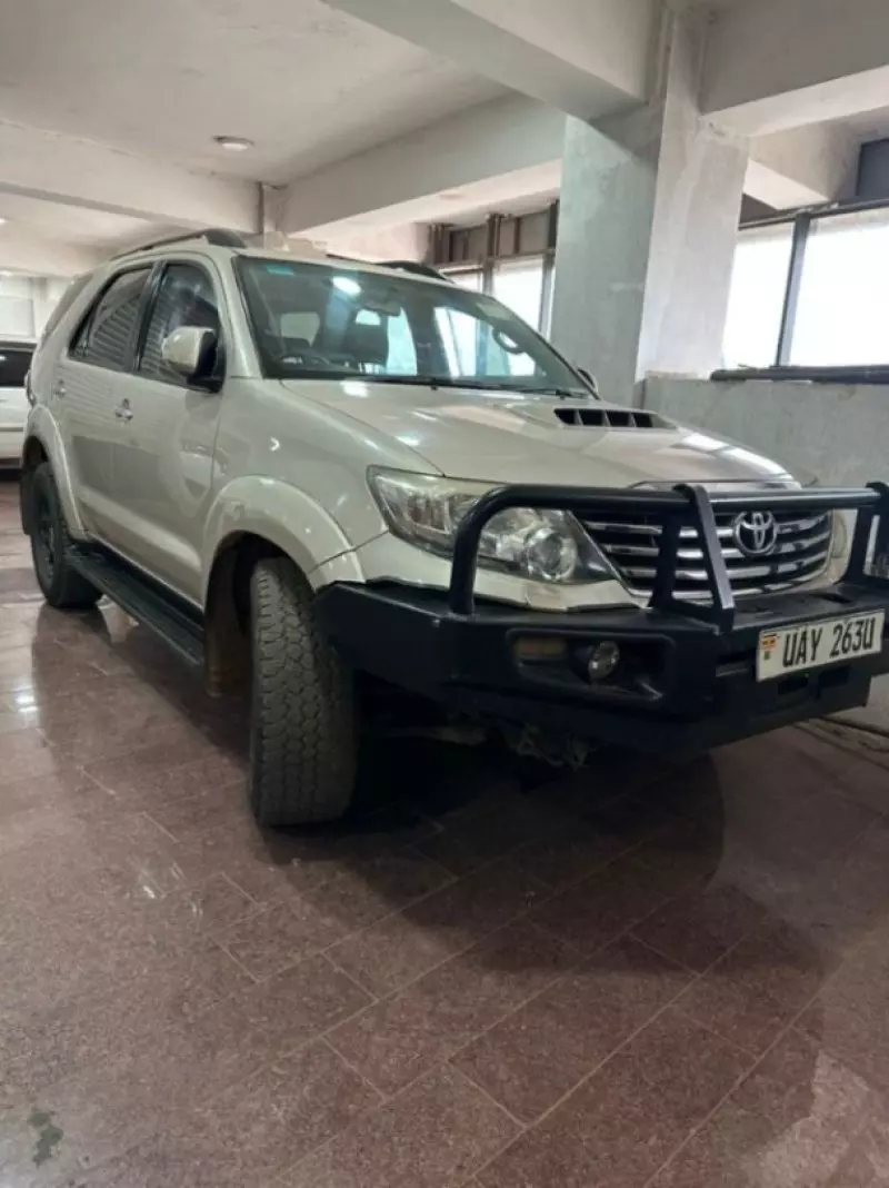 Toyota Fortuner   - 2015