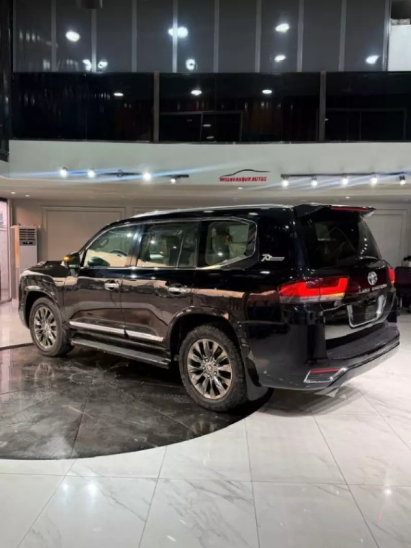 TOYOTA  Land Cruiser VXR V8   - 2011