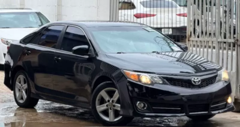 TOYOTA Camry   - 2013