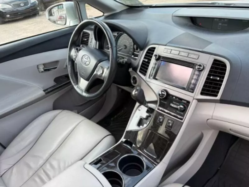 Toyota Venza   - 2013