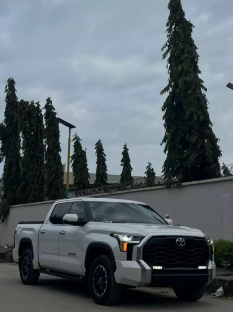 TOYOTA Tundra   - 2026