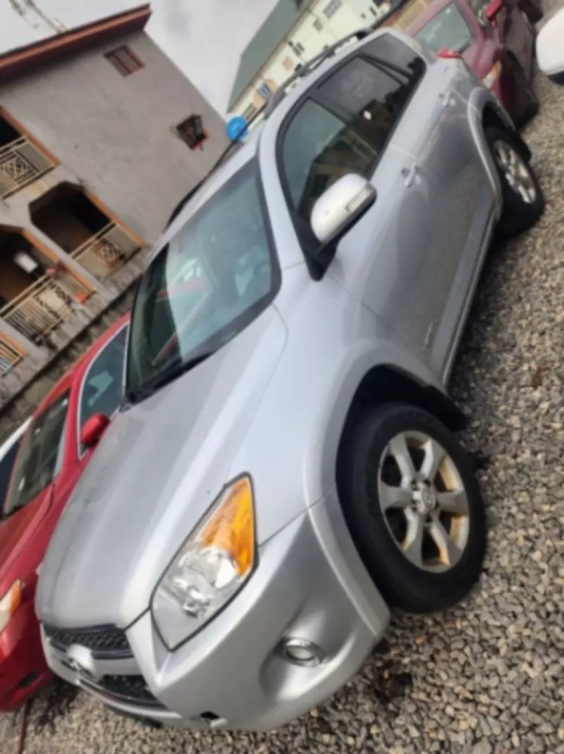 Toyota RAV4   - 2011