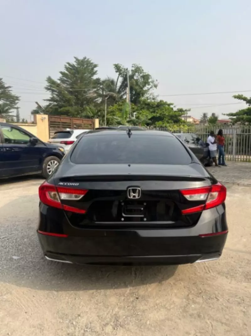 Honda Accord   - 2018