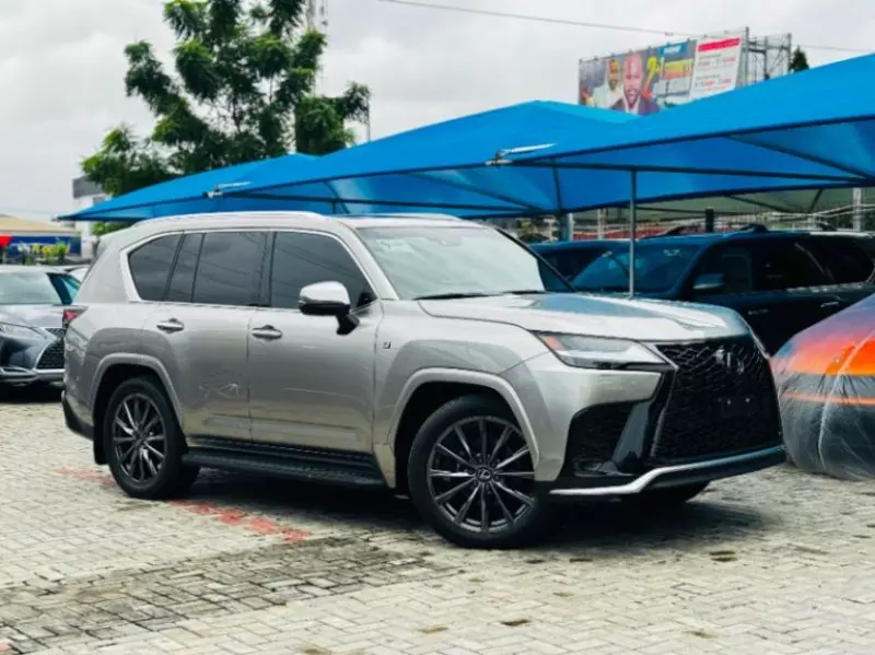 Lexus LX 600   - 2023