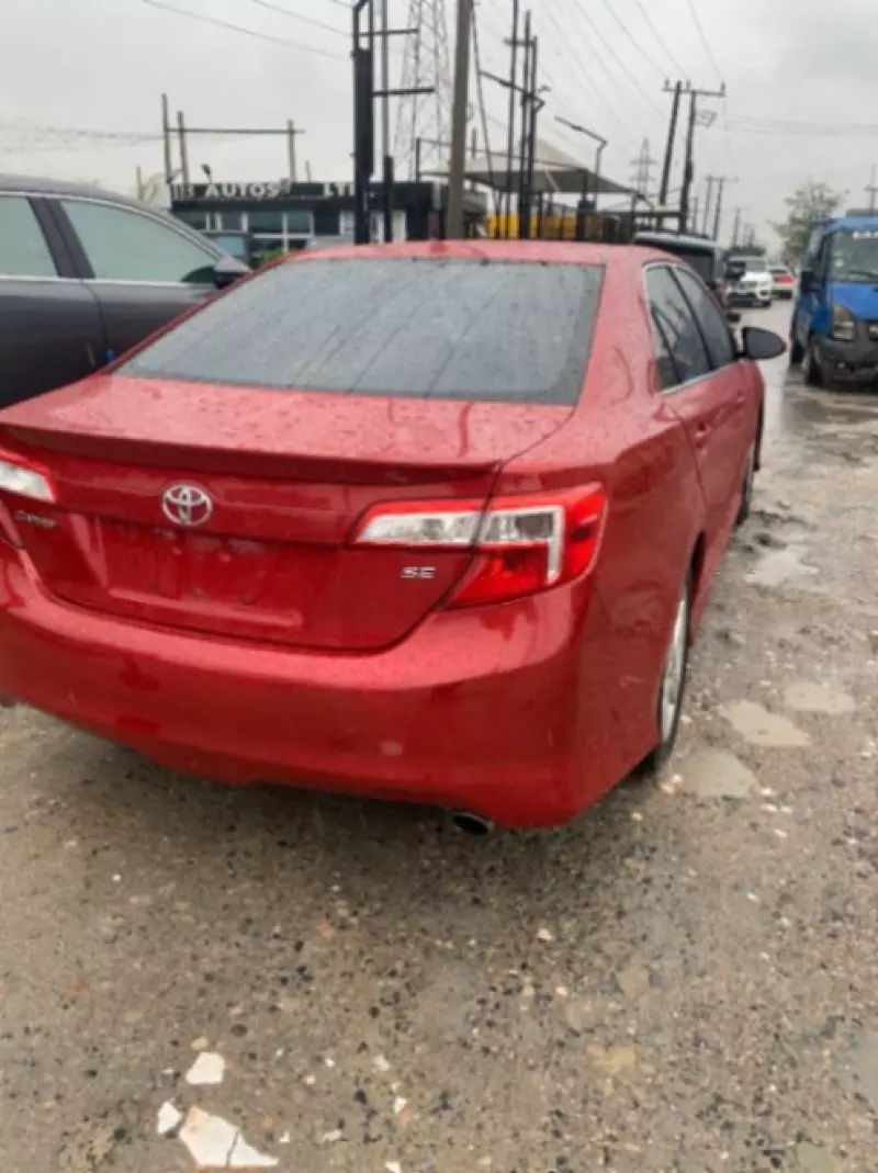 TOYOTA Camry - 2013