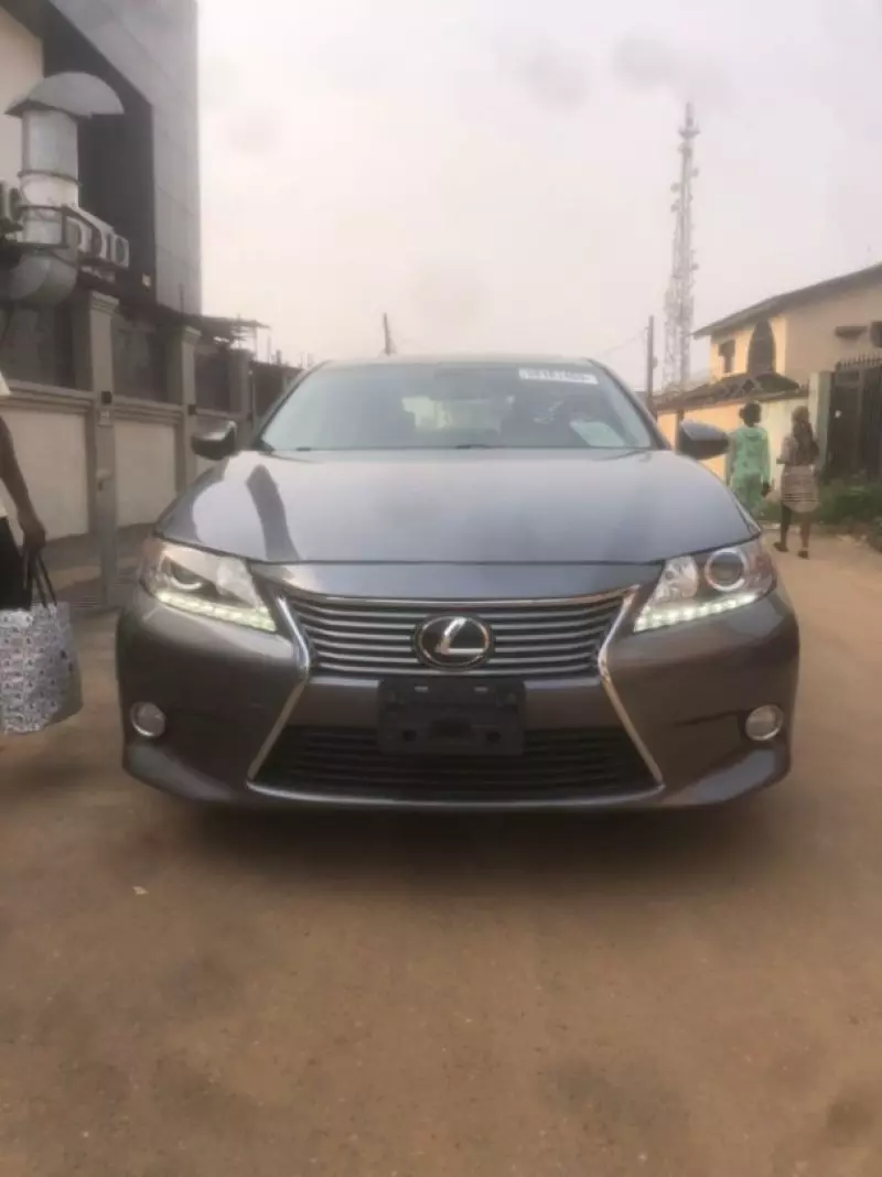 Lexus ES   - 2013