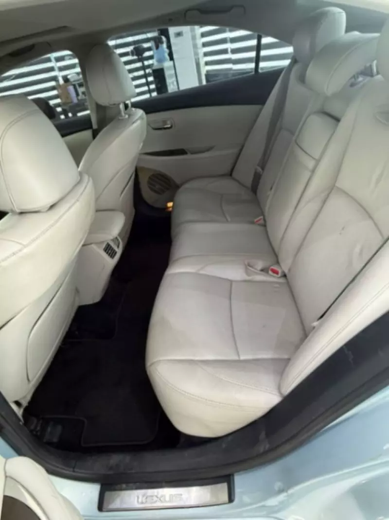 Lexus ES   - 2010