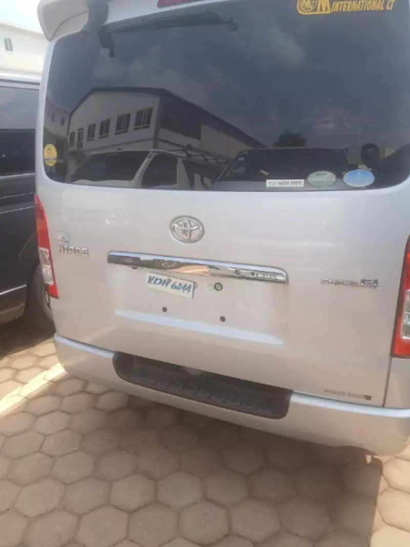 TOYOTA Hiace - 2020