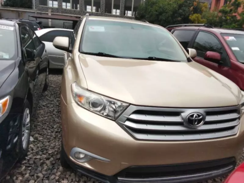 TOYOTA Highlander   - 2011