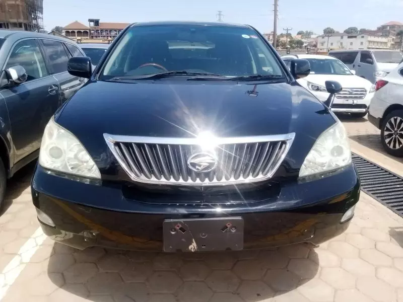 Toyota Harrier   - 2012